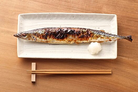 Минсельхоз Японии выложил инструкцию, как правильно есть рыбу