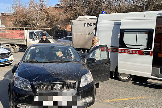Бабушка-водитель отправила 5 человек в больницу Новосибирска
