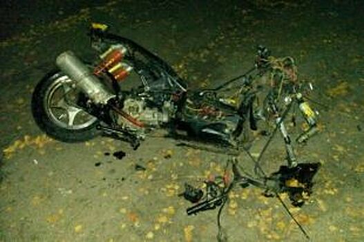 Под Орлом в столкновении с «Волгой» насмерть разбился подросток на скутере