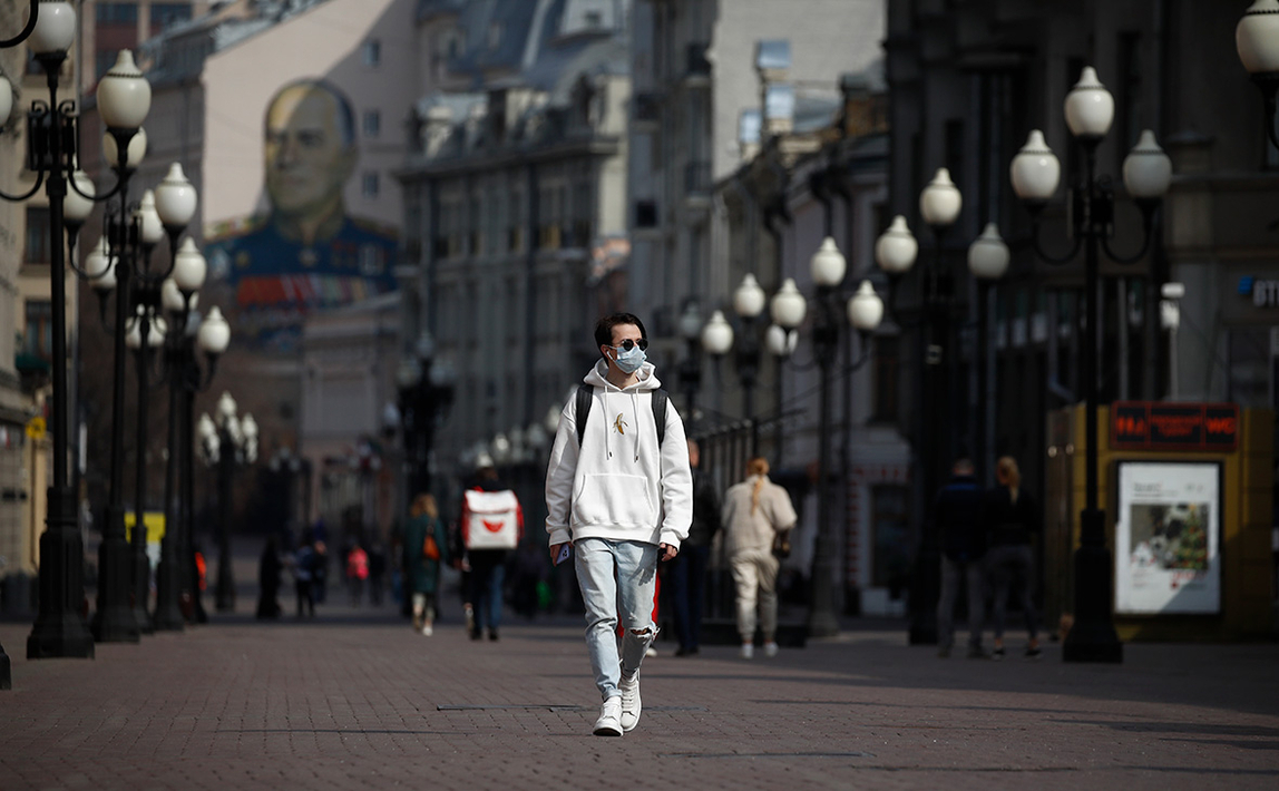 Послан человек из москвы. Люди на улице. Люди в городе. Люди на улице города. Люди на улицах Москвы.