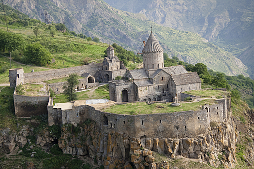 Армения ввела ограничения для непривитых туристов