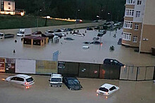 В Сочи нашли тела трех человек, чью машину снесло течением при наводнении