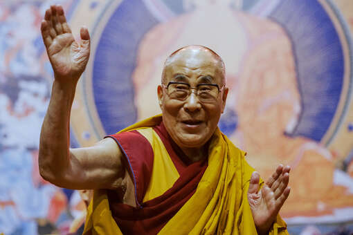 Далай-лама рассказал, что хорошо себя чувствует после замены коленного сустава