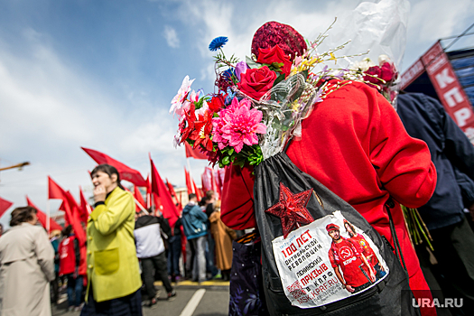 Власти Салехарда запустили праздничный автобус к 9 Мая