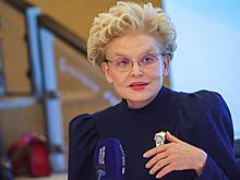 Малышева высмеяла женщину с раком груди