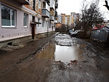 Дворы в районе улицы Ленинградской, претендующие на капитальный ремонт, осмотрели эксперты