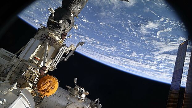 «Роскосмос» объявил об отмене коррекции орбиты МКС