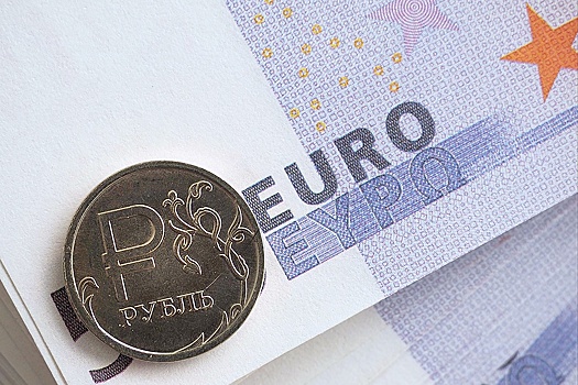 Курс евро на Московской бирже поднялся выше 84 рублей