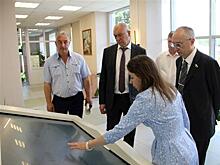 Сенатор Андрей Кислов провел прием граждан в Сергиевском районе