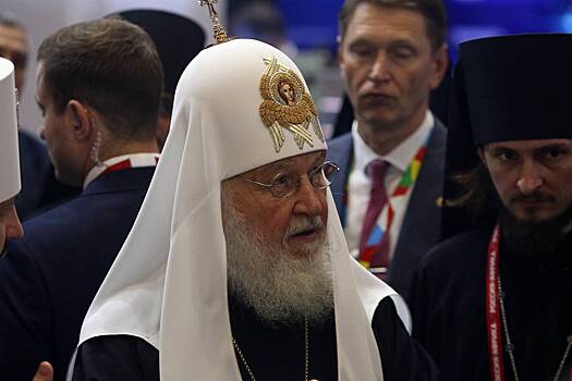 Патриарх Кирилл призвал не отвергать уехавших из России, если они возвращаются с покаянием