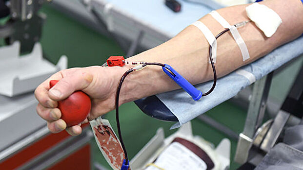 Врачи порекомендовали донорам сдавать кровь до обеда