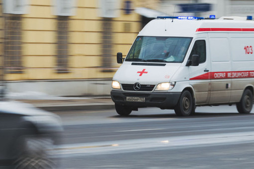 Shot: в Москве женщина сломала позвоночник, упав с пандуса около гостиницы