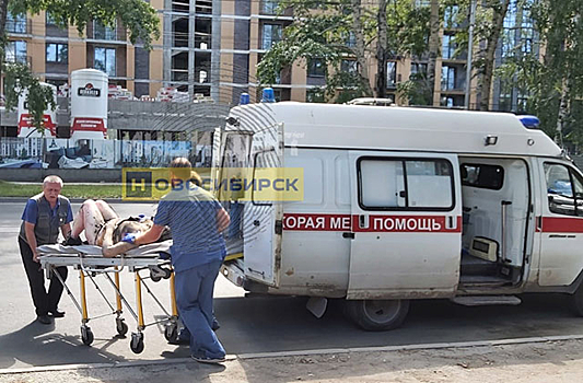 Жительница Новосибирска загорелась — ее потушили и госпитализировали