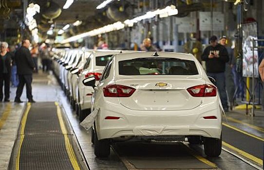 Бизнесмен хотел приобрести тысячи Chevrolet Cruze для того, чтобы спасти завод General Motors