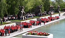 В Волгограде 500 юнармейцев дали клятву на Мамаевом кургане