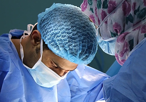 Хирург назвала самые популярные пластические операции у молодежи