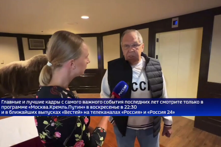 В сети вспомнили выступление Задорнова после появления Лаврова в свитере с СССР