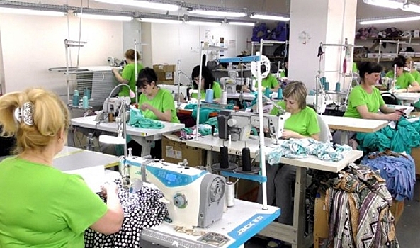 Волгоградское предприятие увеличивает выпуск женской одежды