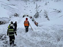 Один человек погиб при сходе лавины в Сахалинской области