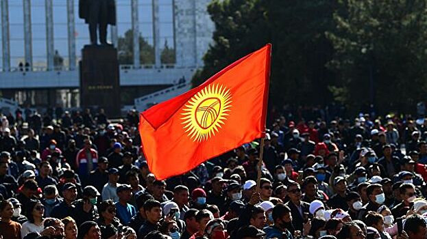 В Киргизии потребовали отставки парламента