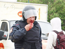 По факту нападения на полицейского на митинге в Петербурге возбуждено дело