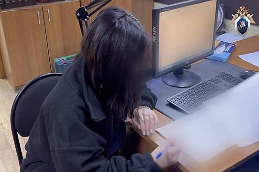 Находившаяся с подростком в Красноярске девушка оказалась жертвой мошенников