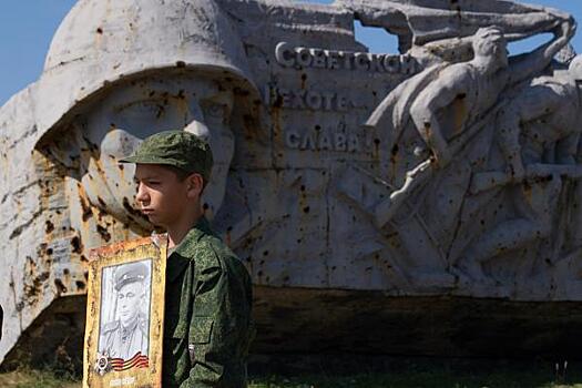 Скульптуру солдата на Саур-Могиле в Донецке отреставрируют к концу лета