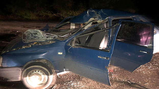 Под Пугачевом несовершеннолетний водитель «Москвича» врезался в КамАЗ