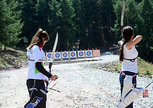 Кыргызские женщины стреляют лучше мужчин — итоги турнира лучников