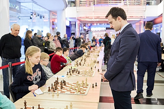 Гроссмейстеры турнира «Шахматные звезды 3.0» провели мастер-классы в VEGAS Крокус Сити