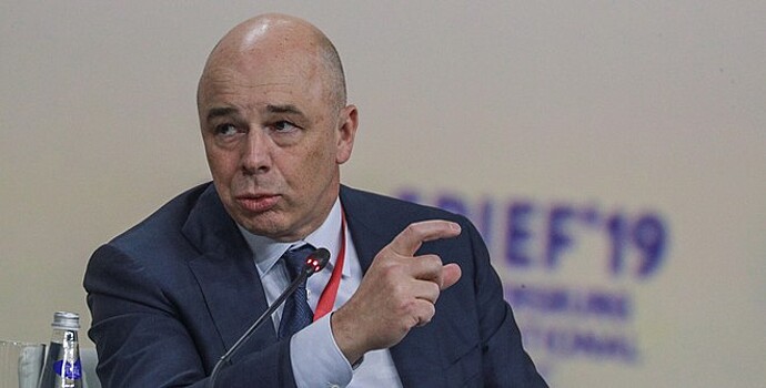 Силуанов посетовал на осевшие на счетах российских компаний 30 трлн рублей