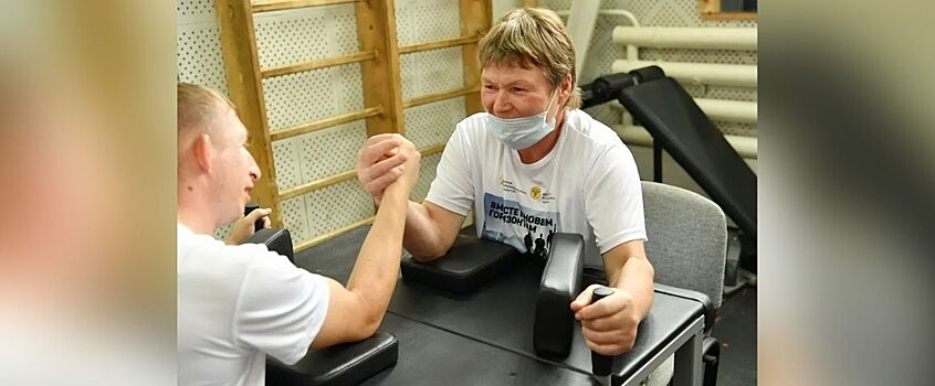 40 спортсменов с поражением опорно-двигательного аппарата соревнуются в силовых упражнениях в Удмуртии