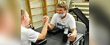40 спортсменов с поражением опорно-двигательного аппарата соревнуются в силовых упражнениях в Удмуртии
