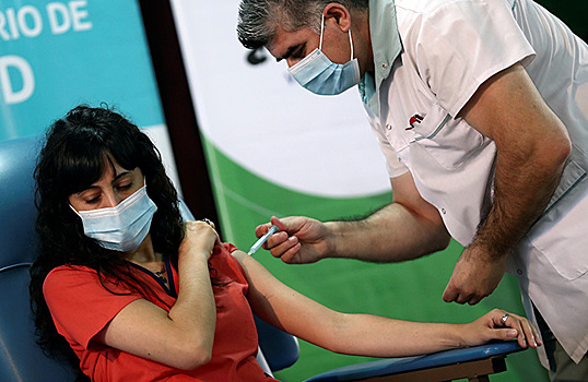 Аргентина начала вакцинацию «Спутником V»