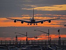 Летевший в Москву самолет посадили из-за пристававшего к стюардессам пассажира
