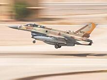 Истребитель F-16 подняли в Америке