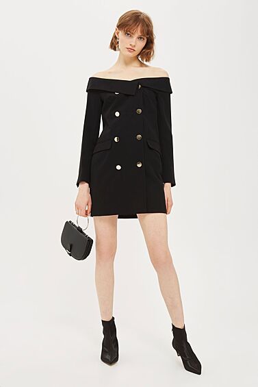 Платье-блейзер, £65.00. Удлиненная версия классического двубортного пиджака с открытыми плечами. Абсолютно самостоятельная вещь, не требующая никаких дополнений, кроме сумочки и подходящей по погоде обуви.