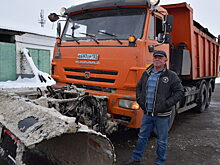 Вместе с водителем предприятия ДРСУ Александром Сотниковым отправились на расчистку улиц