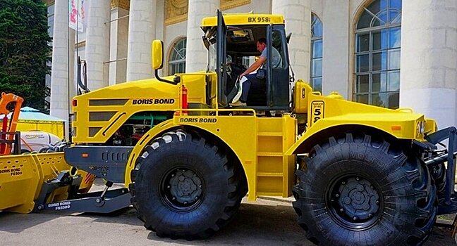 Украинский трактор Boris Bond BX 958i или как переосмыслить «Кировец»