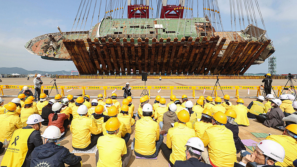 Паром севоль корея. Севоль видео. Севоль трагедия 2014. Крушение парома севоль 2014. Паром армения трагедия.