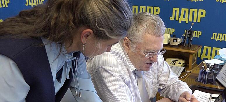 «Никаких коллекторов и микрозаймов, касса взаимопомощи!» Владимир Жириновский объявил войну коллекторам