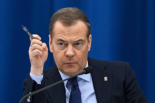 Медведев провел заседание рабочей группы ВПК