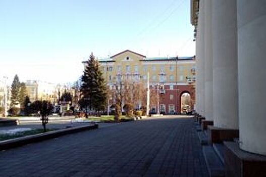 Возле драмтеатра в областной столице умер мужчина