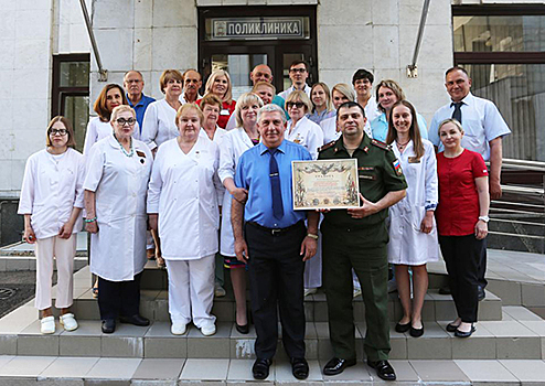 Медицинские работники Академии Генштаба получили награды и поздравления в канун профессионального праздника