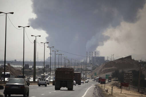 Пожар в иранском порту Бендер-Аббас взяли под контроль