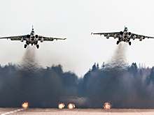 Штурмовики Су-25 уничтожили позиции ВСУ под Донецком и "змейкой" ушли от ПЗРК