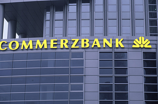 В немецком Commerzbank прошли обыски