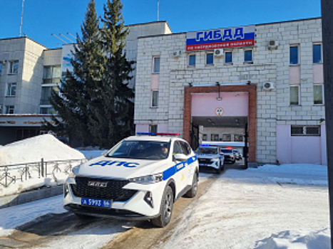 Автопарк Госавтоинспекции Свердловской области пополнился новыми патрульными автомобилями