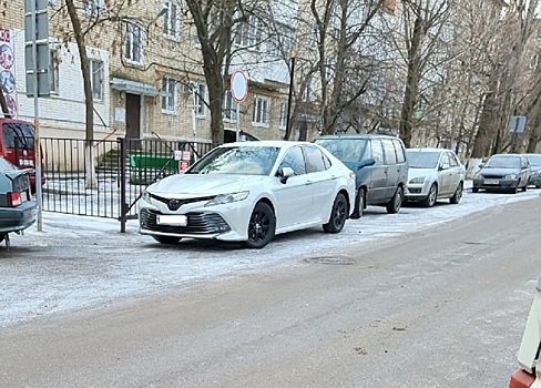 Соцсети: жители Каменска заступились за автохама