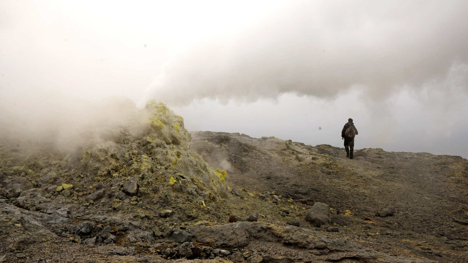 На Филиппинах россиянин и пятеро иностранцев пропали в районе вулкана Талинис
